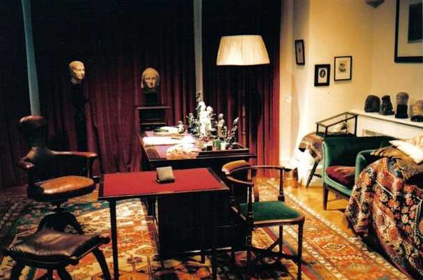 Freud's Desk and Collection of Antiquities